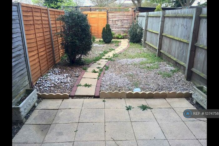 5 Bedroom Terraced House To Rent In Crainsbill Place, Milton Keynes, MK14