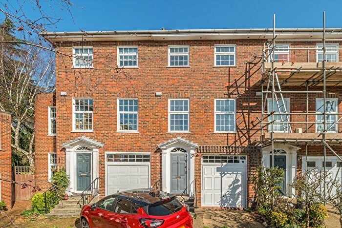 4 Bedroom Terraced House For Sale In Heatherdale Close, Kingston Upon Thames, KT2