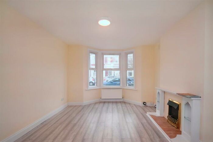 3 Bedroom Terraced House To Rent In Hartley Road, Croydon, CR0