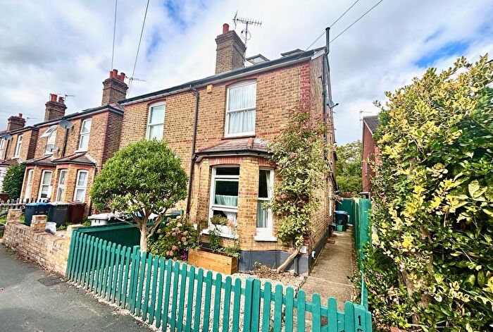 3 Bedroom Semi-Detached House For Sale In Wendover Road, Staines-Upon-Thames, Surrey, TW18