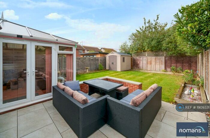 5 Bedroom Semi-Detached House To Rent In Doddington Close, Lower Earley, Reading, RG6