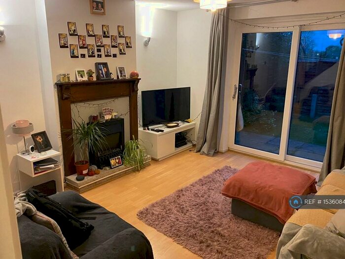 2 Bedroom Terraced House To Rent In Lay Gardens, Radford Semele, Leamington Spa, CV31