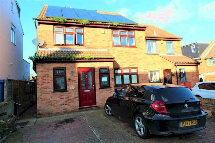 4 Bedroom Semi-Detached House To Rent In Rosedale Road, Grays, RM17