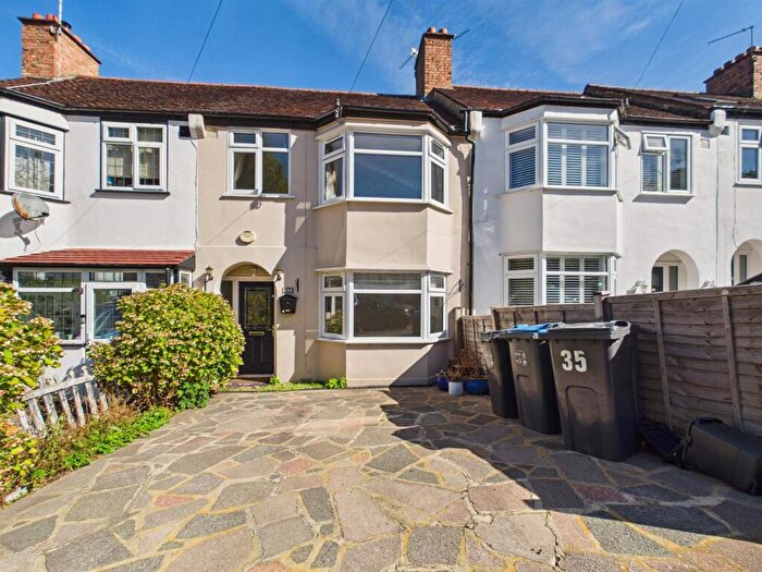 3 Bedroom Terraced House For Sale In Sherwood Road, Coulsdon, CR5