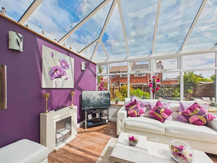 3 Bedroom Semi-Detached House For Sale In Beaufront Close, Wardley, Gateshead, NE10
