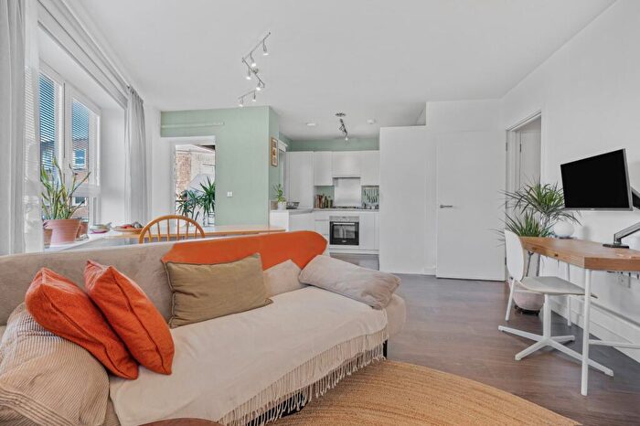 1 Bedroom Flat To Rent In Dreadnought Court, Lower Road, SE8