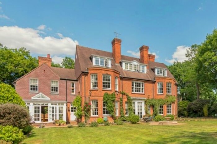 7 Bedroom Detached House To Rent In Mount Park Road, Harrow, HA1