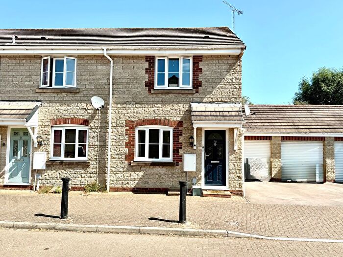 2 Bedroom End Terrace House For Sale In Springfield Drive, Calne., SN11