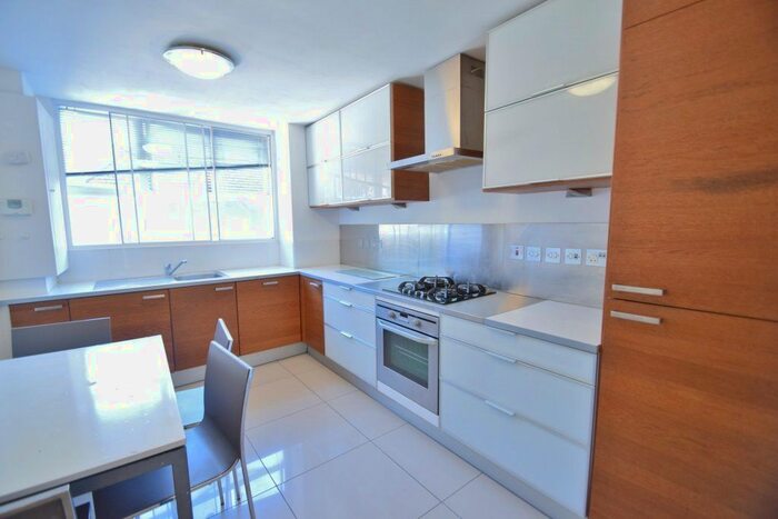 2 Bedroom Flat To Rent In Ravenscroft Avenue, London, NW11