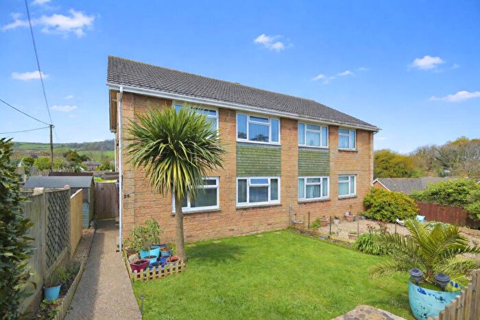 2 Bedroom Flat For Sale In Popular Village Location * Wroxall, PO38