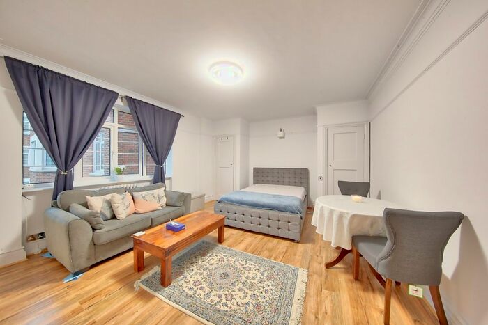 1 Bedroom Studio To Rent In Chatsworth Court, Pembroke Road, W8