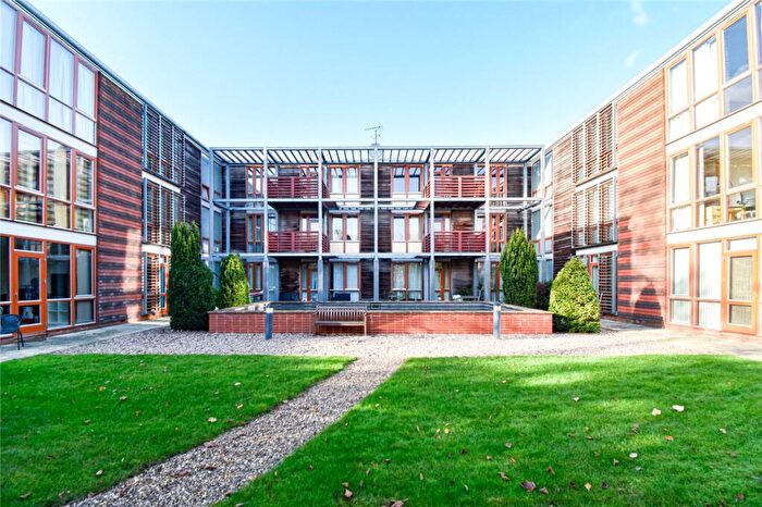 2 Bedroom Apartment To Rent In Meadowcroft, Cambridge, CB4