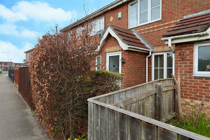 2 Bedroom Terraced House For Sale In Kesteven Way, Kingswood, Hull, HU7