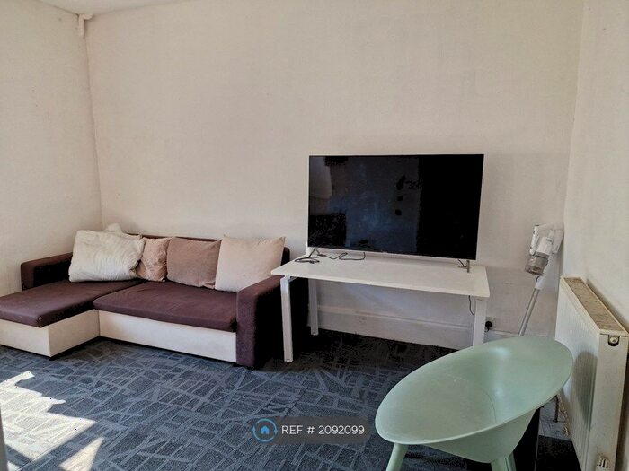 1 Bedroom Flat To Rent In Market Street, Ilfracombe, EX34