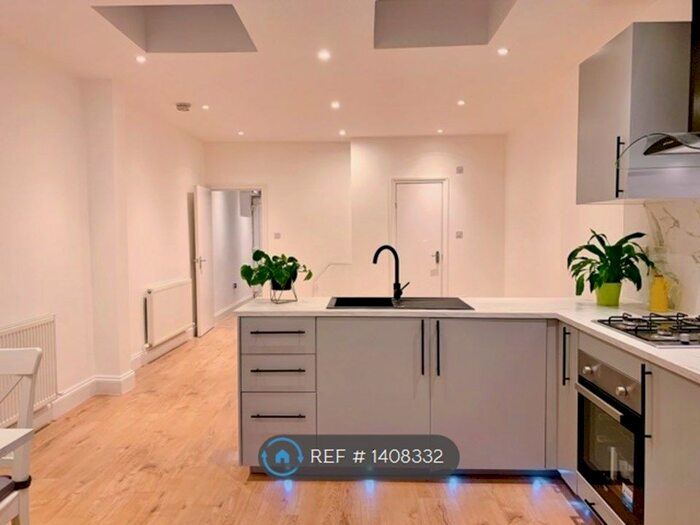 3 Bedroom Terraced House To Rent In Randolph Approach, London, E16