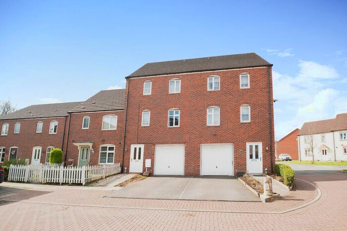 3 Bedroom Semi-Detached House To Rent In Lysaght Avenue, Newport, NP19