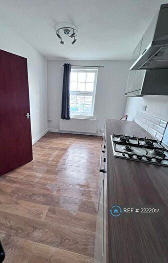 2 Bedroom Flat To Rent In Station Lane, Hornchurch, RM12