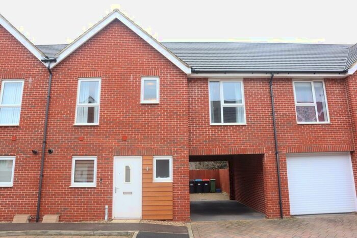 3 Bedroom Terraced House To Rent In Sovereigns Way, Bletchley, MK2