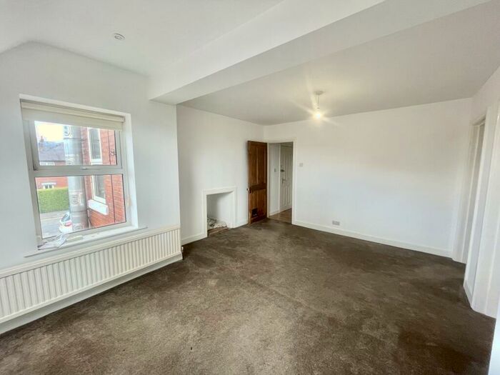 2 Bedroom Apartment To Rent In King Edwards Drive, Harrogate, HG1