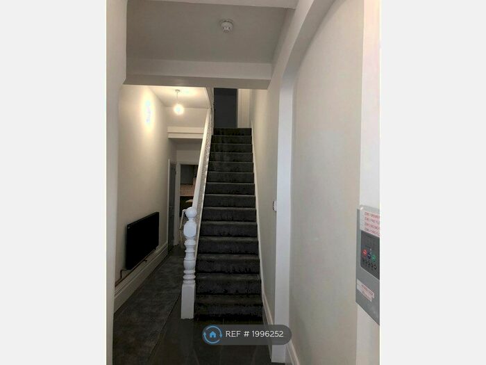 10 Bedroom Terraced House To Rent In Bryn Road, Brynmill, Swansea, SA2