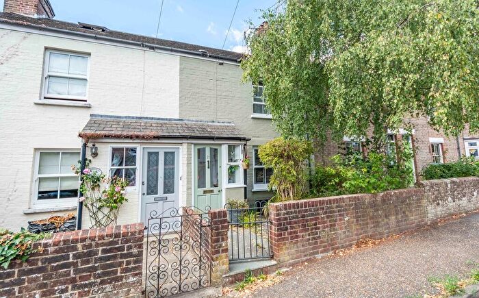 3 Bedroom Terraced House For Sale In Kirdford Road, Arundel, BN18