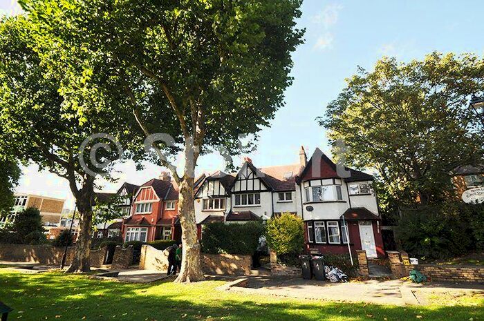 4 Bedroom Semi-Detached House To Rent In The Gardens, High Street, London, N8