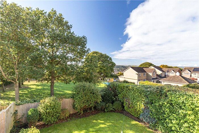 4 Bedroom Detached House For Sale In Oakleigh View, West Lane, Baildon, BD17