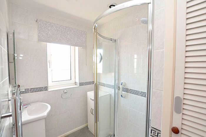3 Bedroom End Of Terrace House For Sale In Hookhills Road, Paignton, TQ4