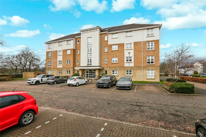 3 Bedroom Flat For Sale In The Paddock, Hamilton, South Lanarkshire, ML3