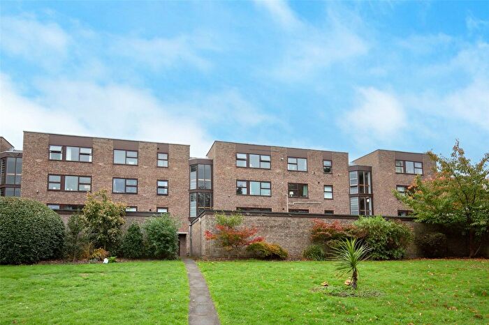 1 Bedroom Flat For Sale In Goodeve Park, Hazelwood Road, Bristol, BS9