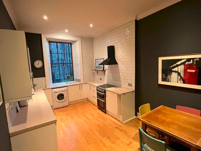 2 Bedroom Flat To Rent In Lauriston Street, Tollcross, Edinburgh, EH3