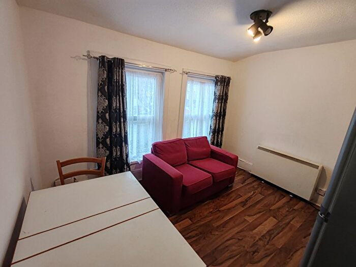 1 Bedroom Flat To Rent In Mansfield Road, Flat, St Floor, Ilford, IG1