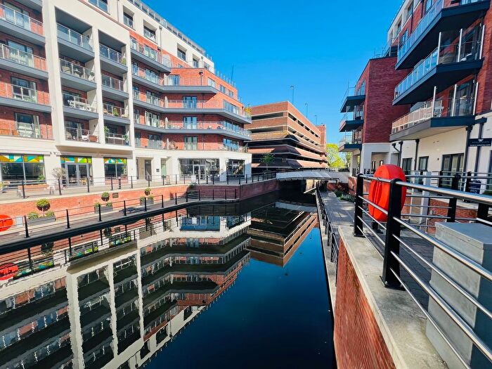 1 Bedroom Flat To Rent In Canal Side, Maidenhead, SL6