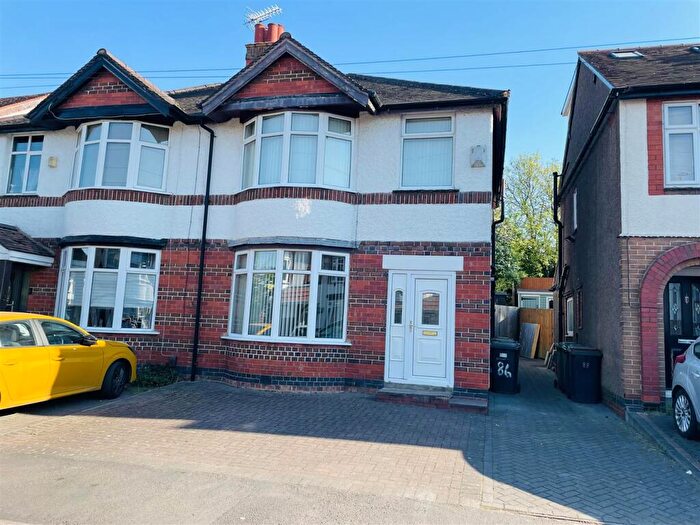 3 Bedroom Semi-Detached House For Sale In Richmond Road, Nuneaton, CV11