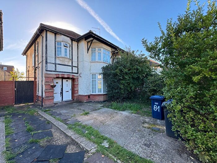 1 Bedroom Property To Rent In Hale Lane, London, NW7