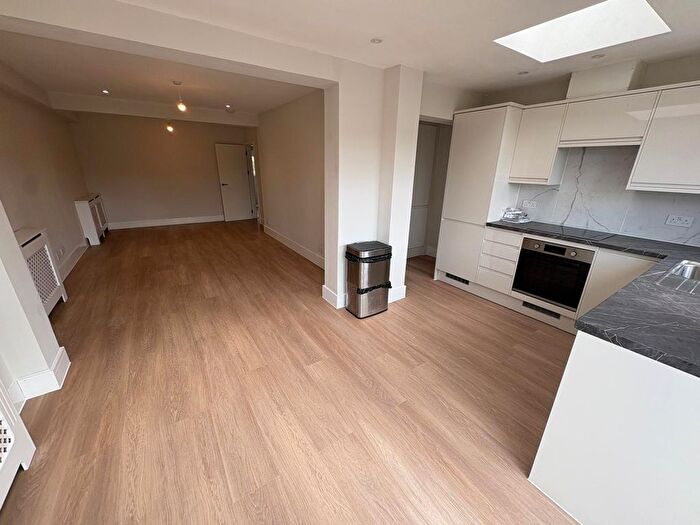 4 Bedroom Terraced House To Rent In Bourne View, Greenford, UB6