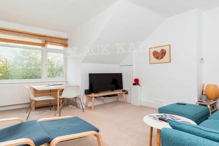 1 Bedroom Flat To Rent In Priory Road, London, N8