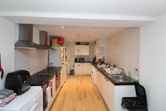 7 Bedroom Private Hall To Rent In May Street, Cathays, Cardiff, CF24