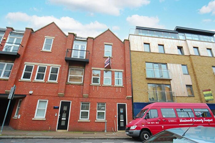 2 Bedroom Flat To Rent In Yukon Road, Balham, London, SW12