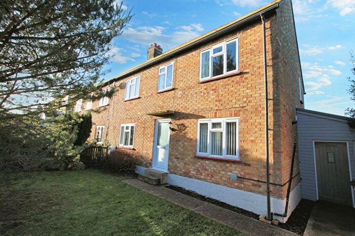 3 Bedroom Semi-Detached House For Sale In Westwell Lane, Hothfield, TN26