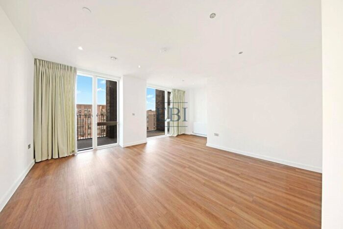 3 Bedroom Apartment For Sale In Guthrum Court, Cavendish Square, Becton, E16