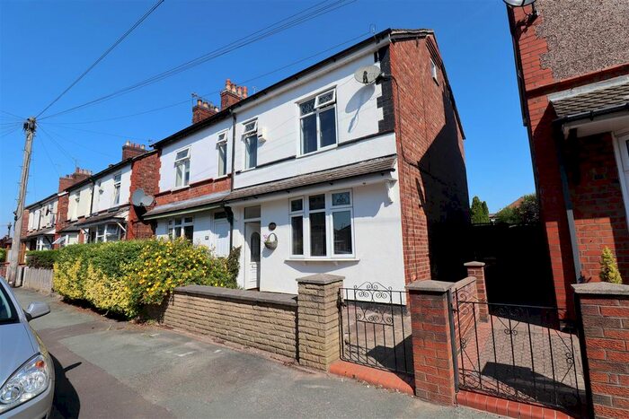 3 Bedroom Semi-Detached House To Rent In Bedford Street, Crewe, CW2