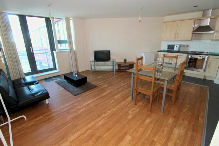 2 Bedroom Flat To Rent In Regency House, Queens Road, Coventry, West Midlands, CV1