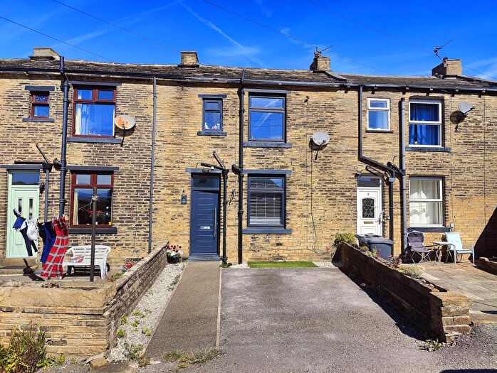 2 Bedroom Terraced House For Sale In Roper Lane, Queensbury, BD13