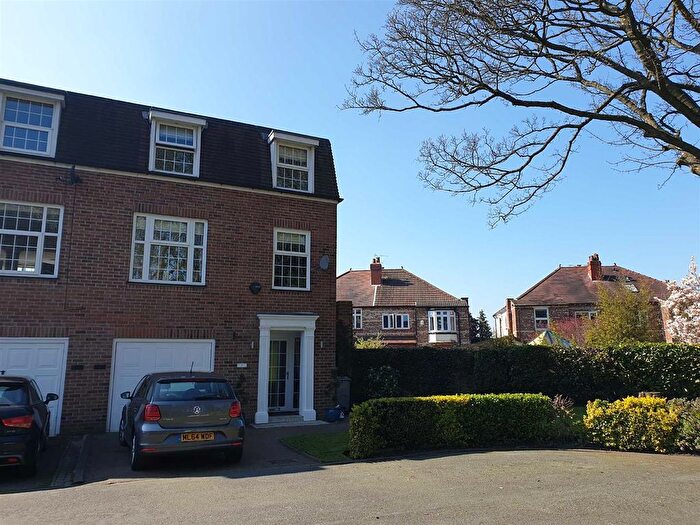 3 Bedroom Property To Rent In Curzon Mews, Wilmslow, Cheshire, SK9