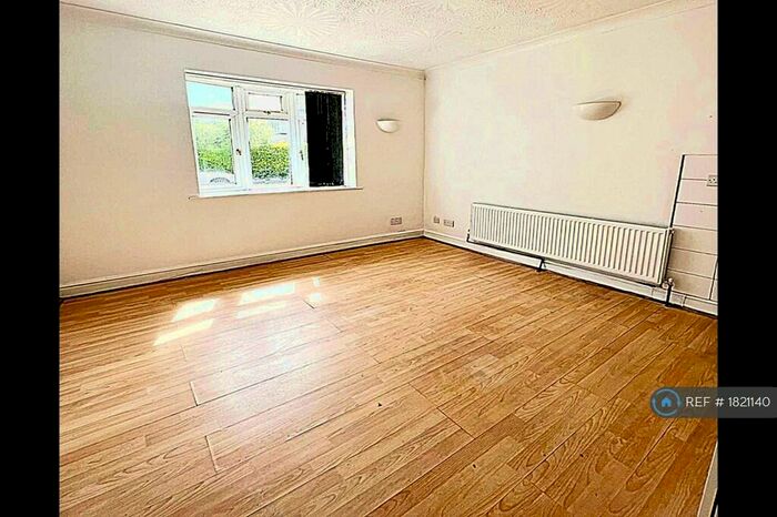 Studio To Rent In Chatsworth Road, Poole, BH14