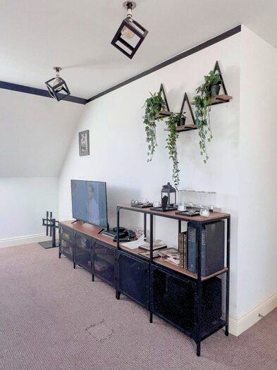 2 Bedroom Flat To Rent In Bishopstone Court, Ashburnham Road, Bedford, MK40