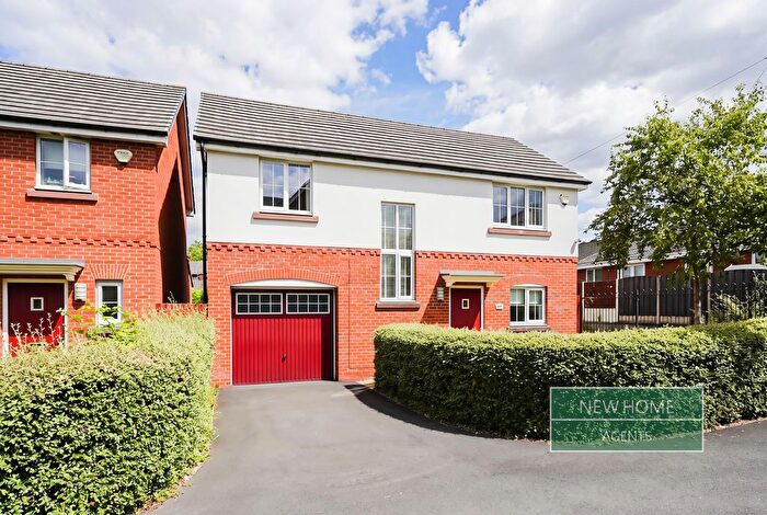 4 Bedroom Detached House For Sale In Oak Close, Chadderton, Oldham, OL9