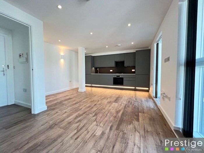 1 Bedroom Flat To Rent In Brent Street, London, NW4