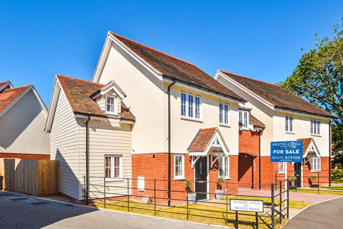 3 Bedroom Link Detached House For Sale In Felmoor Chase, Watch House Green, CM6